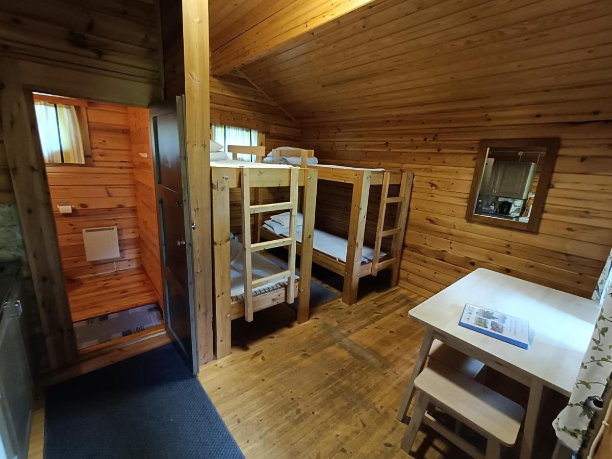 Hotel Hyvaerilae Youth- And Centre