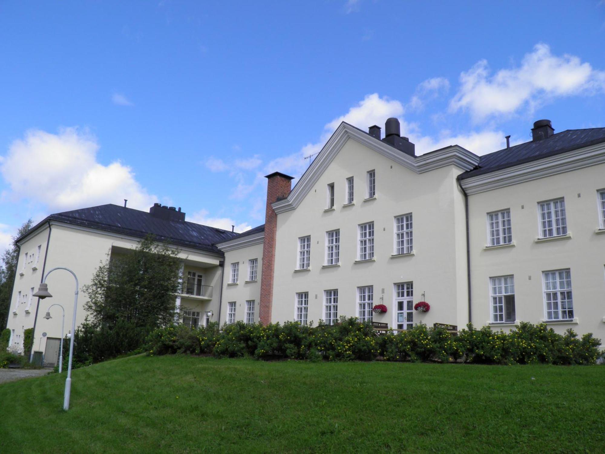 Hotel Hyvaerilae Youth- And Centre